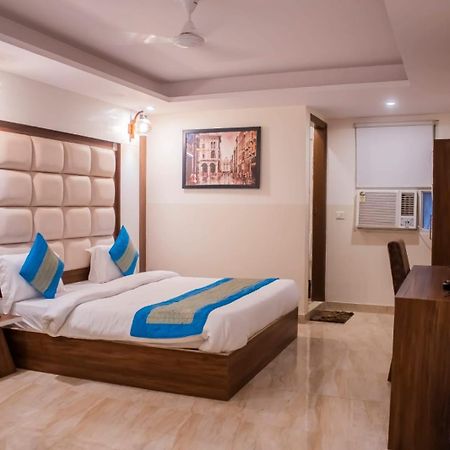 Hotel Airport City New Delhi Exterior photo