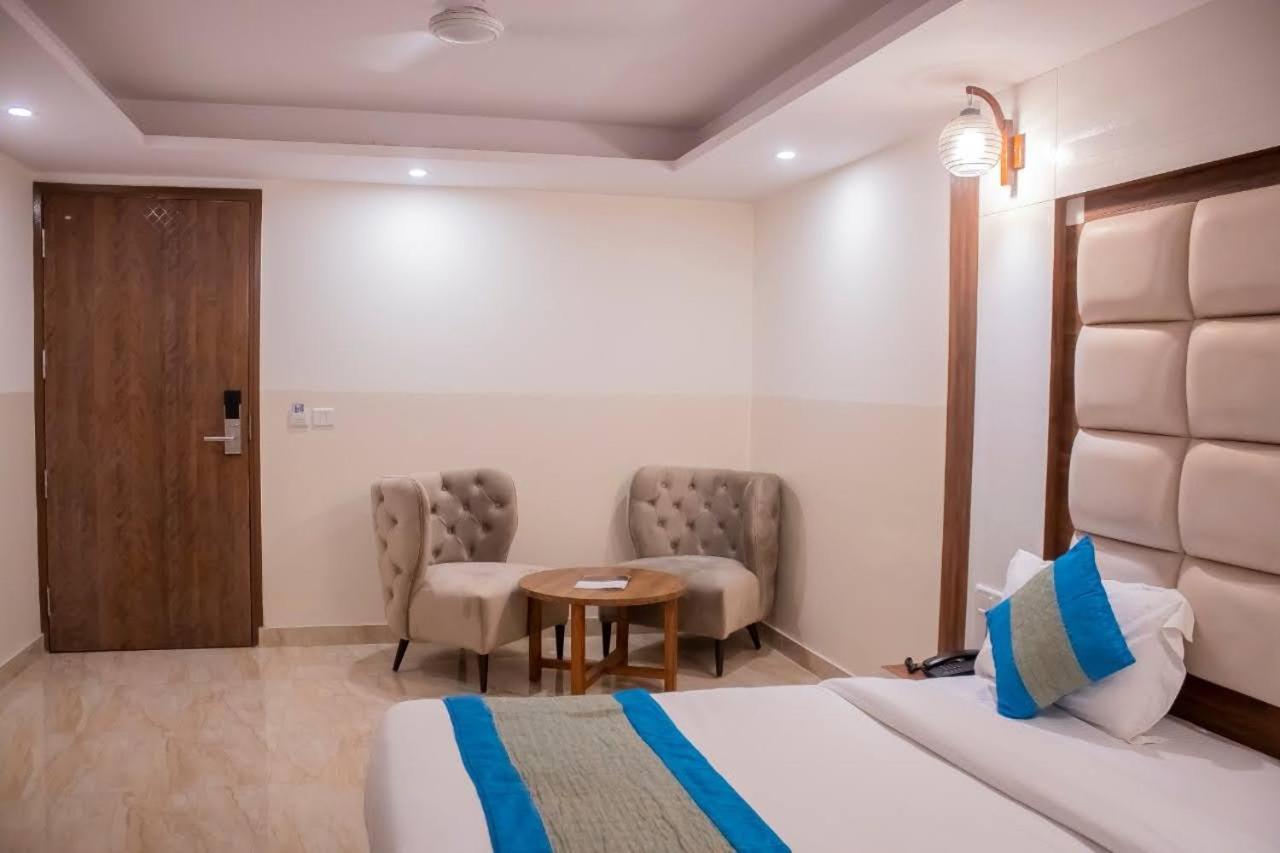 Hotel Airport City New Delhi Exterior photo