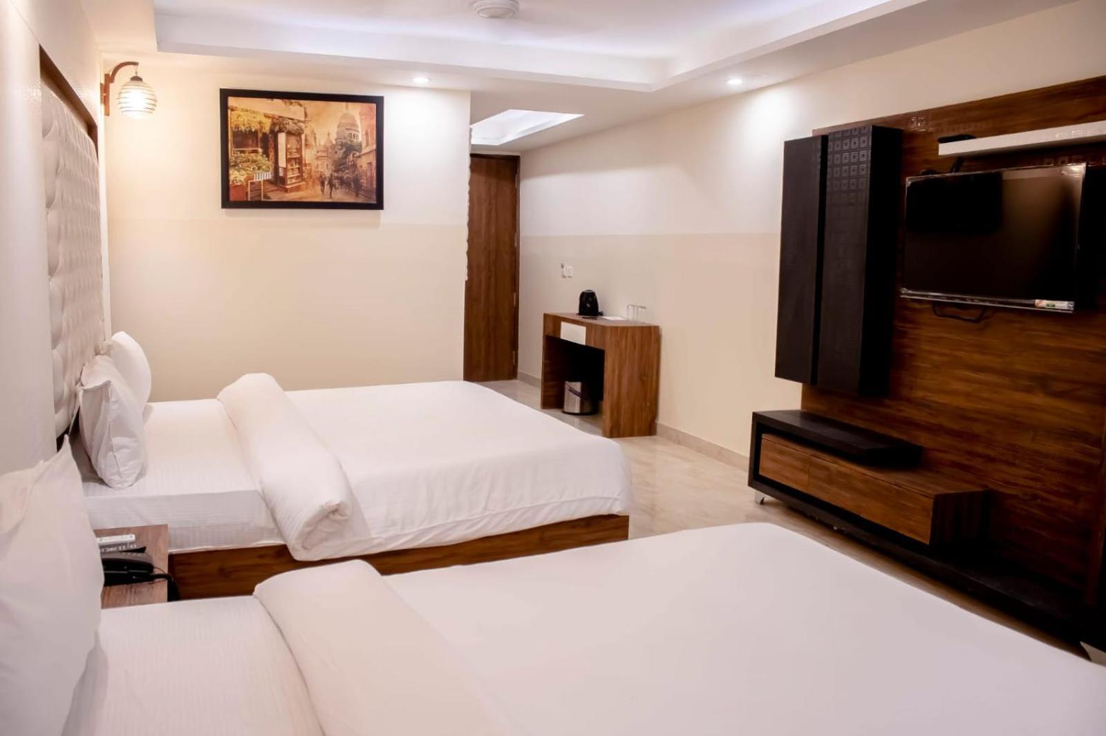 Hotel Airport City New Delhi Exterior photo
