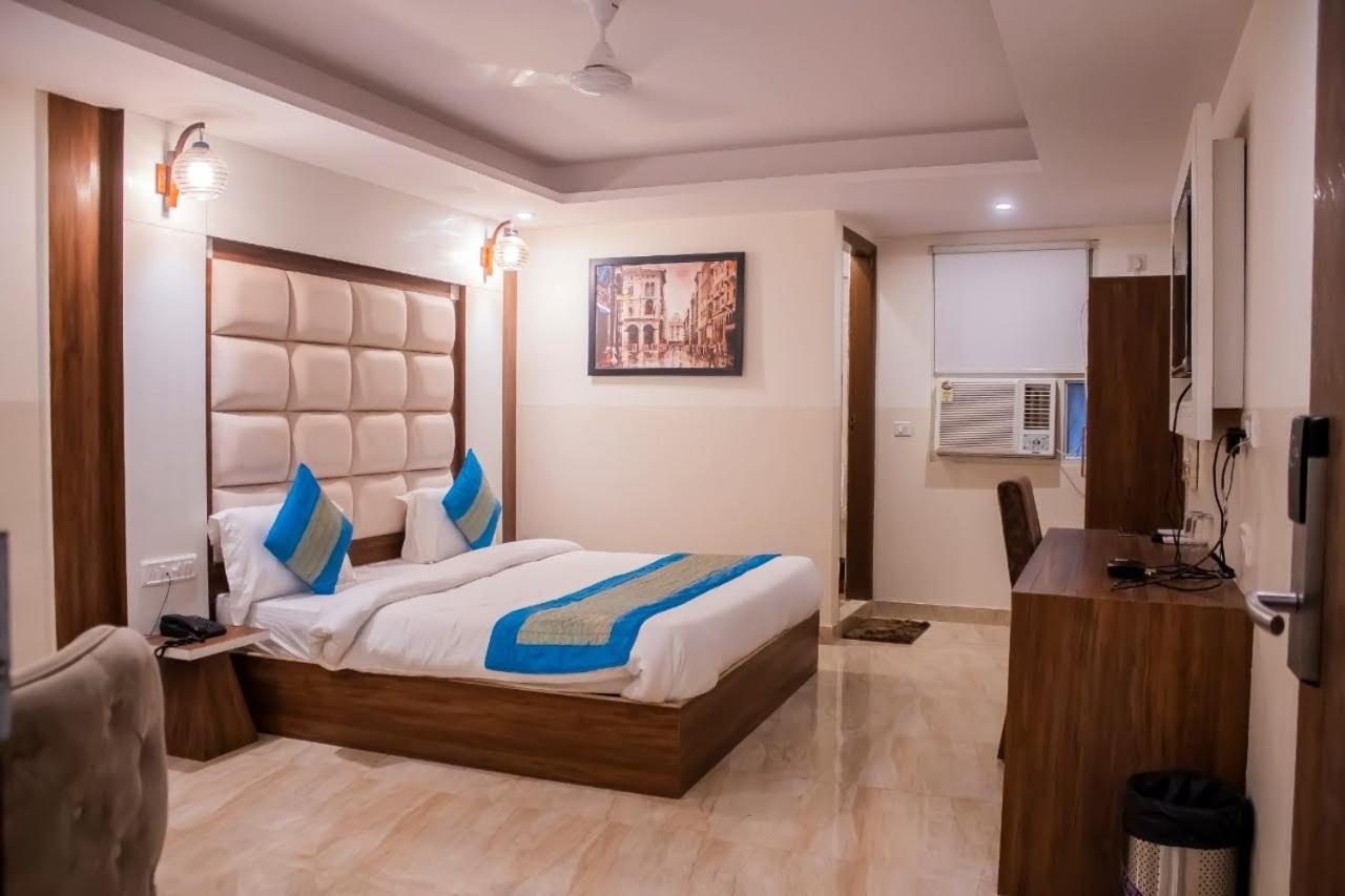 Hotel Airport City New Delhi Exterior photo