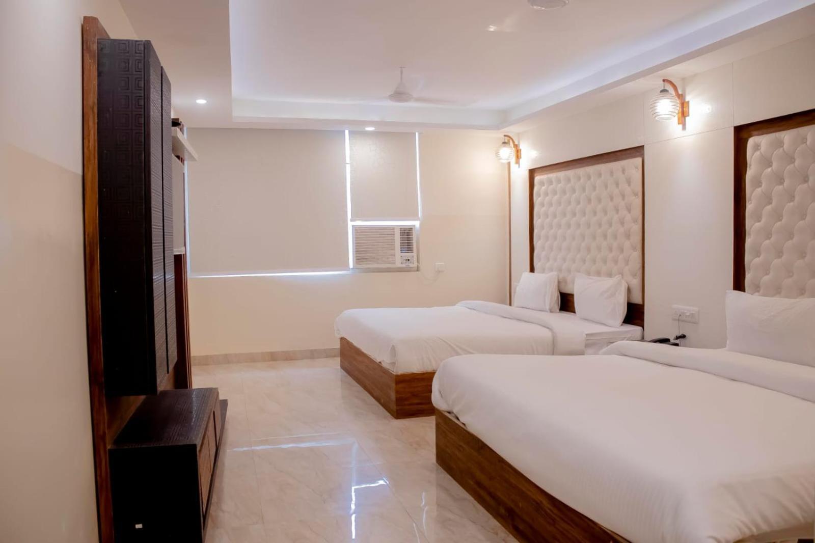 Hotel Airport City New Delhi Exterior photo