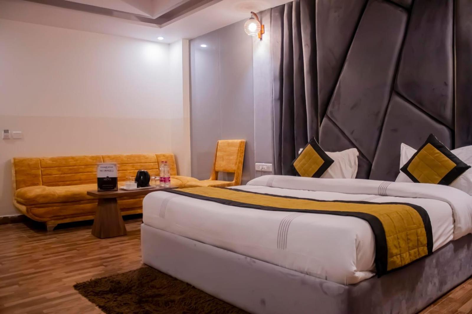 Hotel Airport City New Delhi Exterior photo