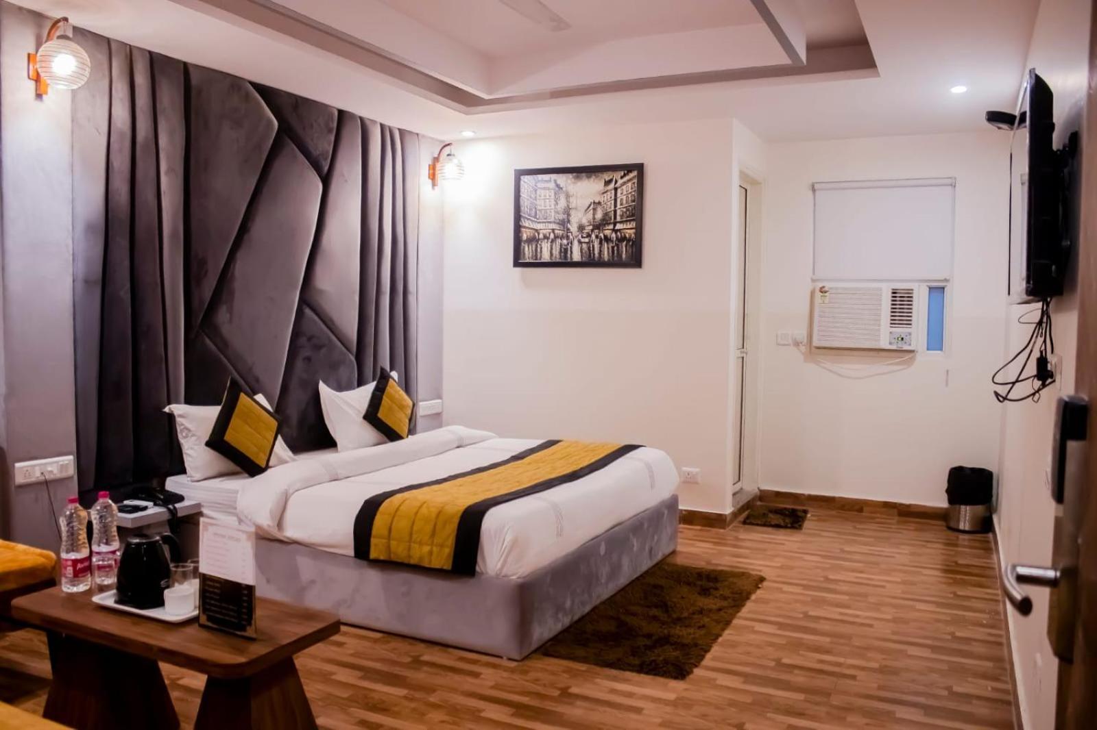 Hotel Airport City New Delhi Exterior photo