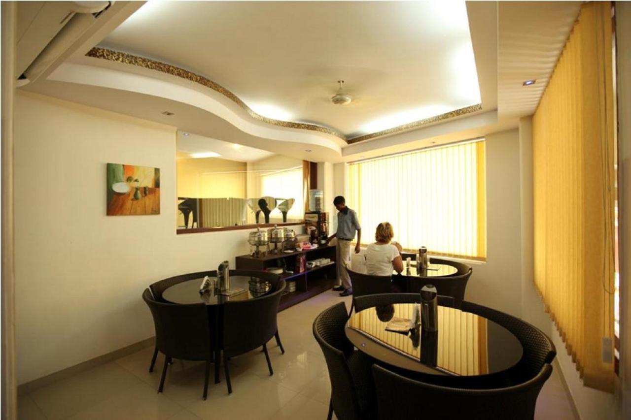 Hotel Airport City New Delhi Exterior photo